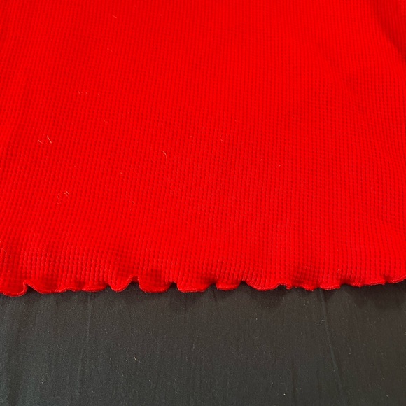 Old Navy Scalloped Crop Top - Picture 5 of 7